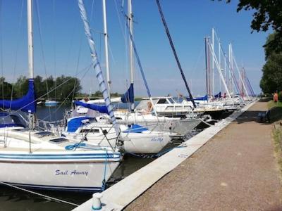 Sonniges Ferienhaus Fischer-Huus Vor Usedom & Direkt Am Haff Und Wasserzugang Monkebude Bagian luar foto